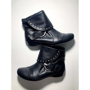 Black Shaela Bare Trap Ankle Boots
